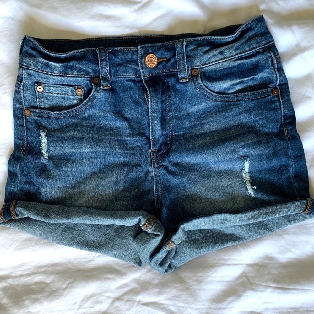 Indigo Rein Distressed high waisted shorts. 3/$20